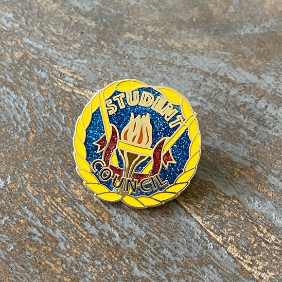 Student Council Graduation Pin - Picture 1 of 2